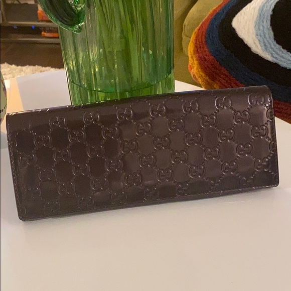Authentic w dustbag Gucci monogram clutch - Picture 4 of 9